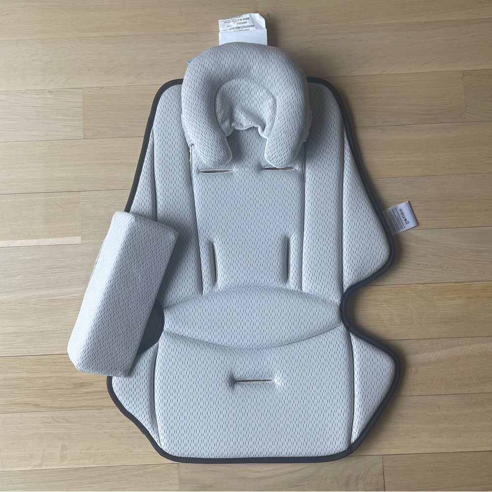 Uppababy infant snug seat, like new condition